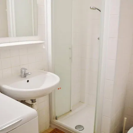 Apartmán T2 Avec Parking Au Lavandou, Pieds Dans L'eau - Fr-1-251-210